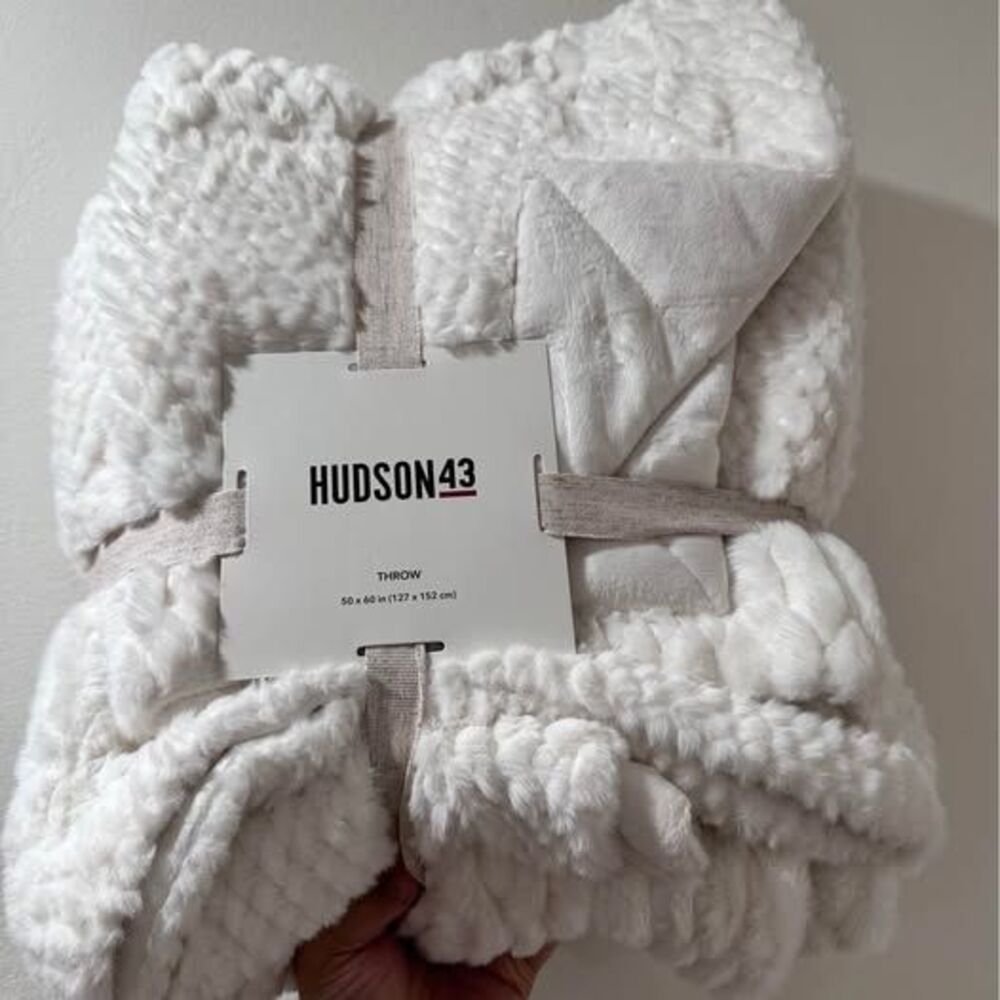 Hudson 43 throw blanket - 50 x 60 inches